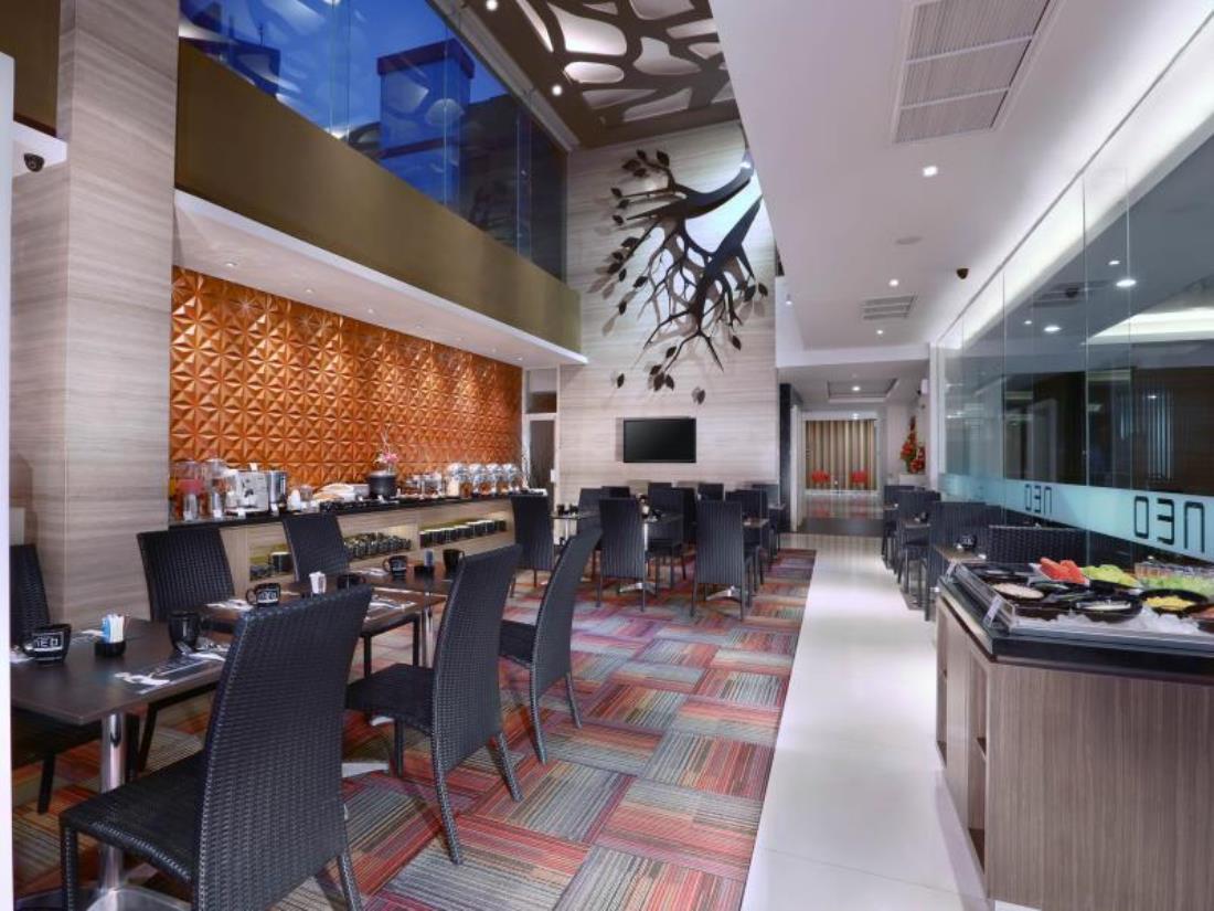 Hotel Neo Gubeng By Aston Sorabaya Extérieur photo