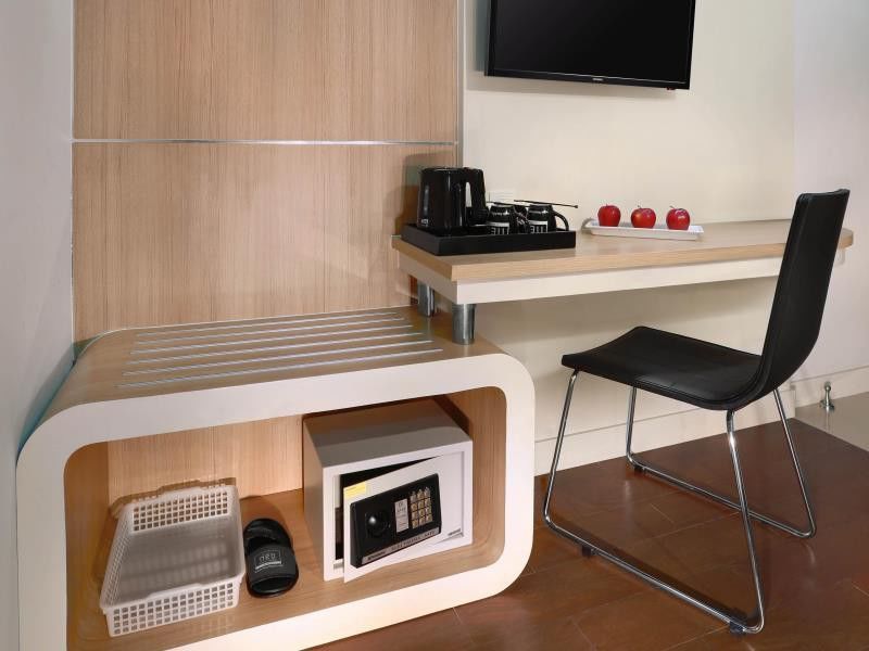 Hotel Neo Gubeng By Aston Sorabaya Extérieur photo